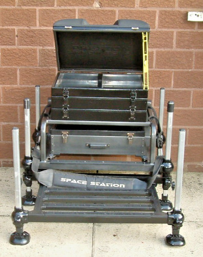 Preston space station seat - seat, box