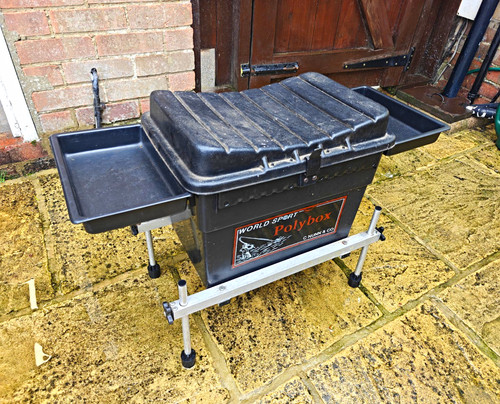 World sport polybox black seat - sport,