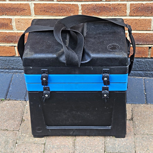 Watercraft fishing seat - , box