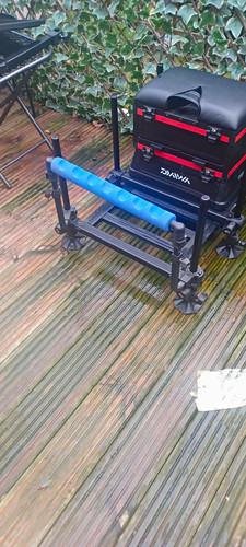 Daiwa black red fishing - fishing, seat